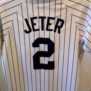 Majestic Derek Jeter New York Yankees Jersey Mens Small Pinstripe MLB #2
